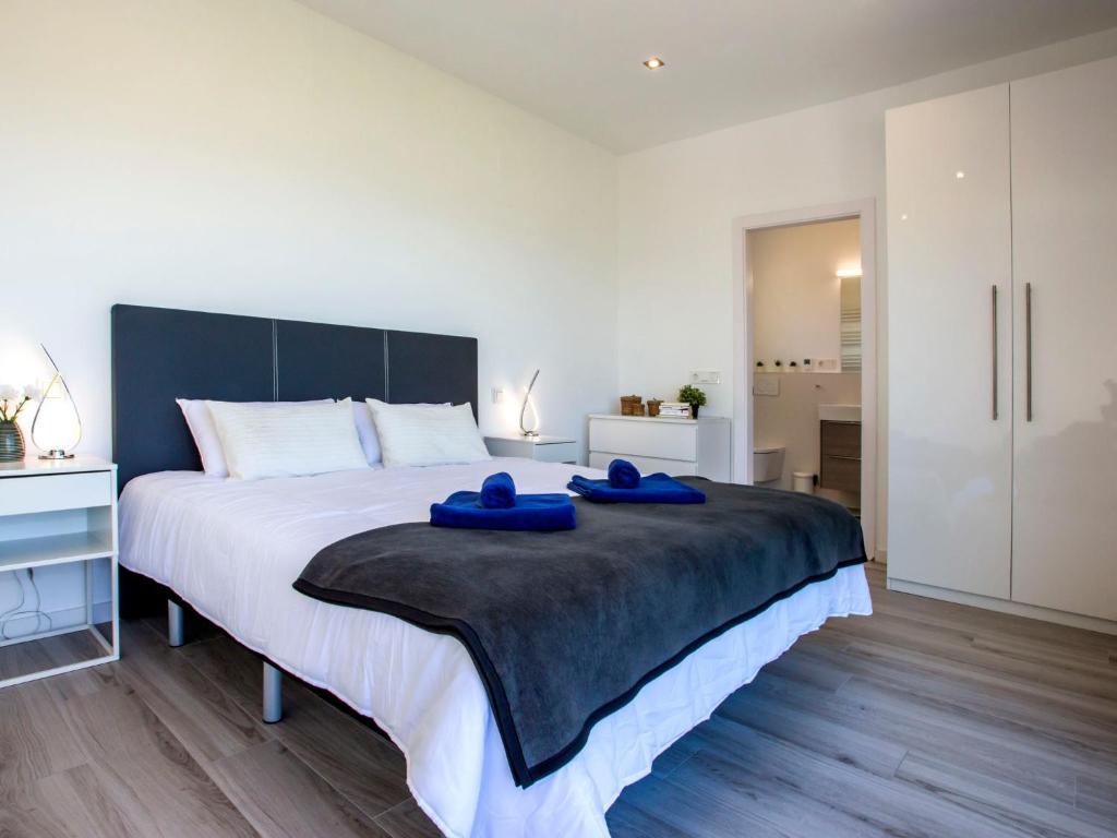 Posteľ alebo postele v izbe v ubytovaní Villa Villa La Tahona by Interhome