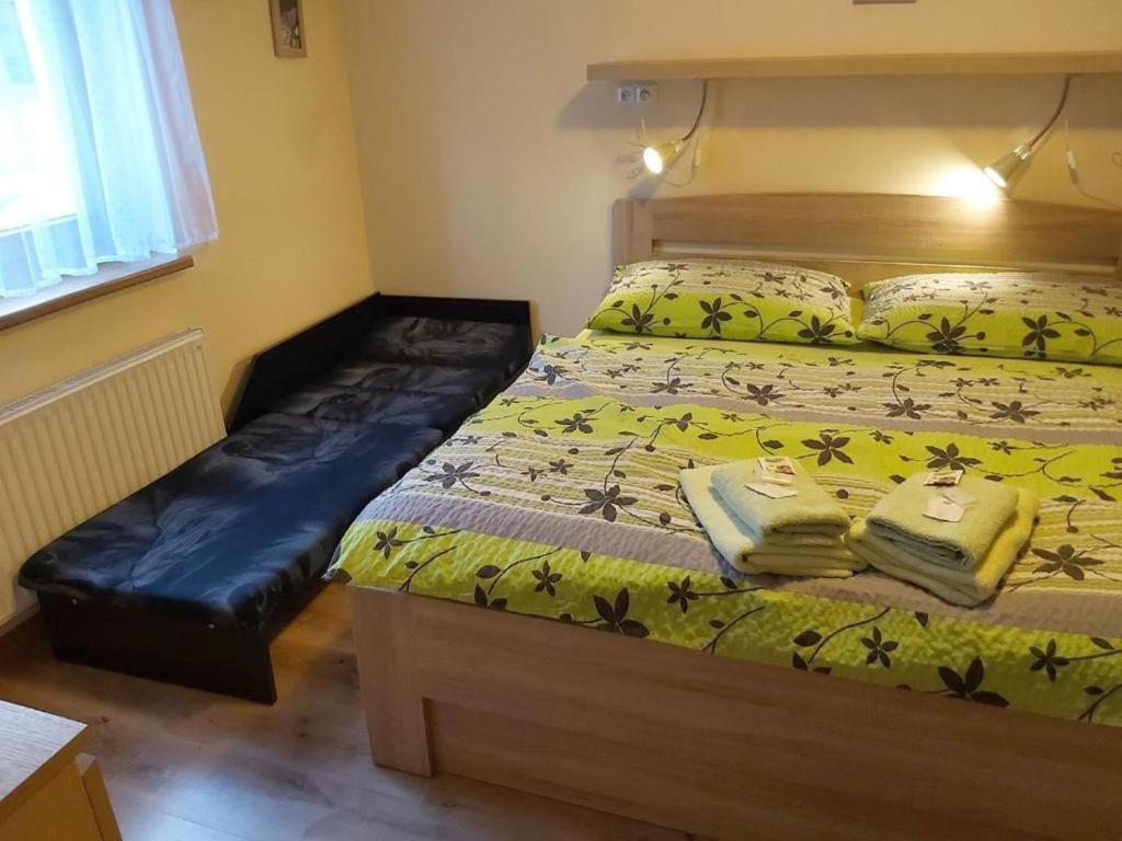 Postel nebo postele na pokoji v ubytování Apartment Rieger 1 by Interhome