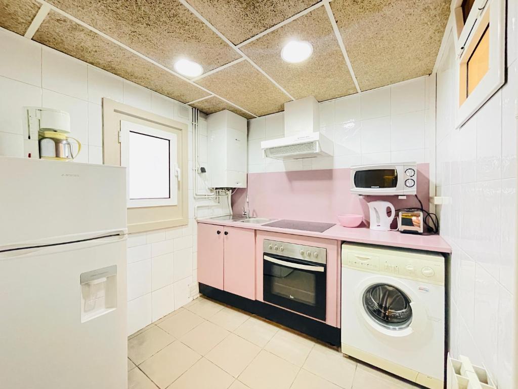 Smartr Barcelona Ramblas - Resim 11