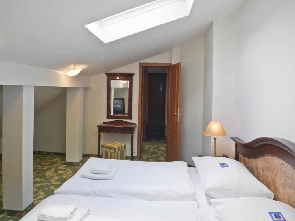 EA Hotel Elefant - Resim 33