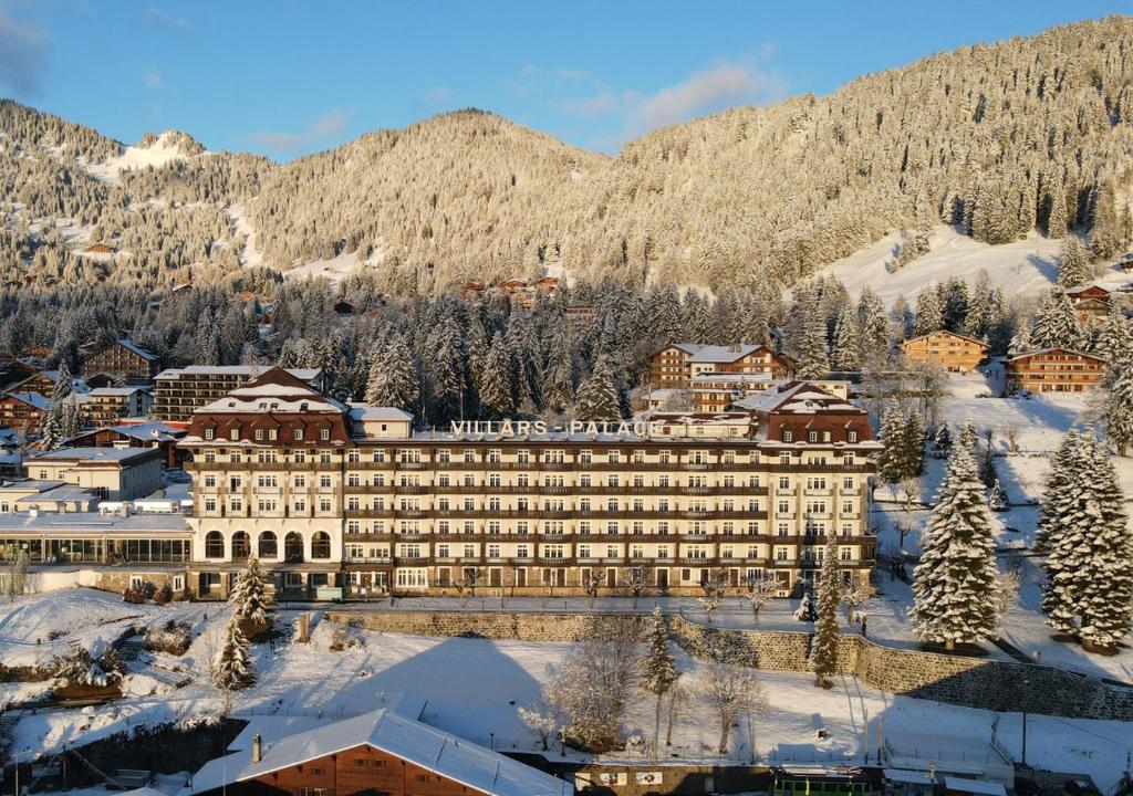 Nespecifikovaný výhled na hory nebo výhled na hory při pohledu z hotelu
