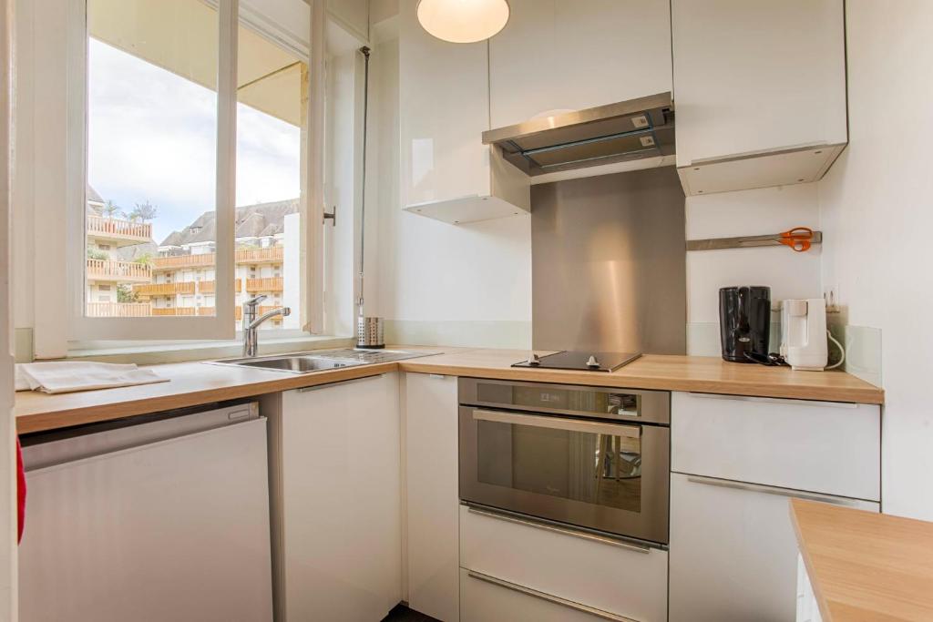 Kuchyňa alebo kuchynka v ubytovaní La Villa Normande - Studio - Deauville Centre