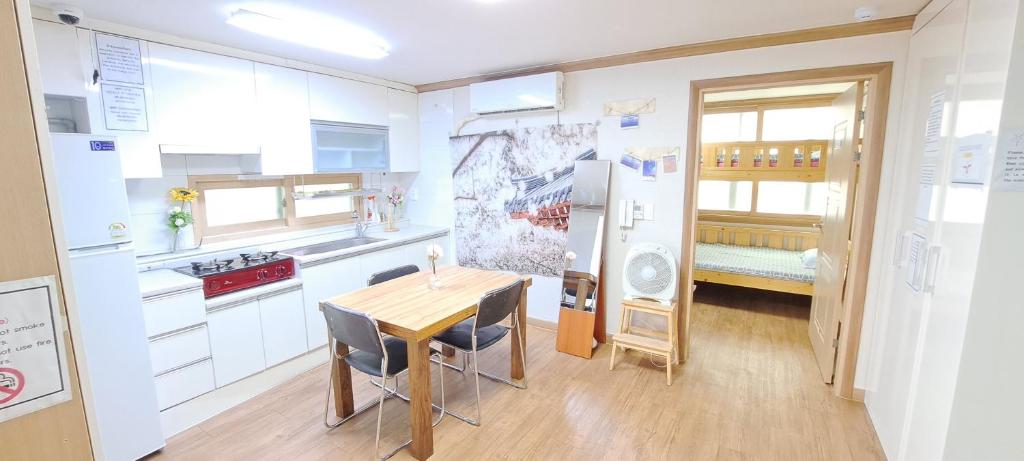 Busan Station, Work Life Balance Homes Private - Housity