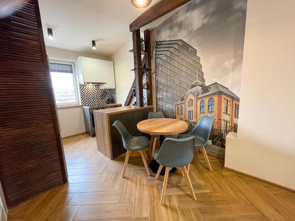 Long Attic Studio - 6