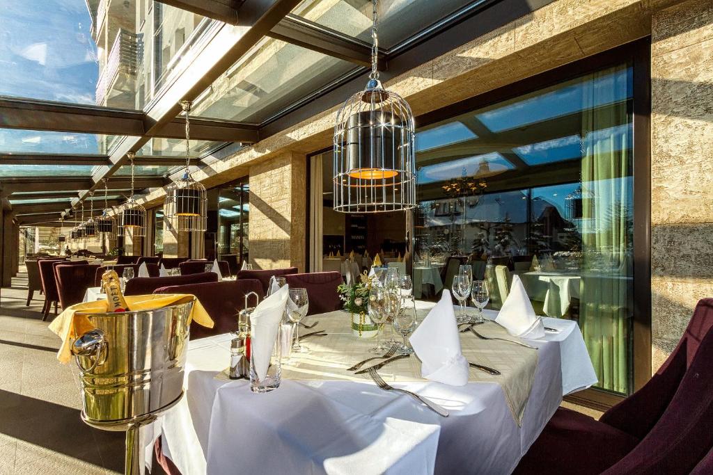 Restaurace v ubytování Hotel MIR