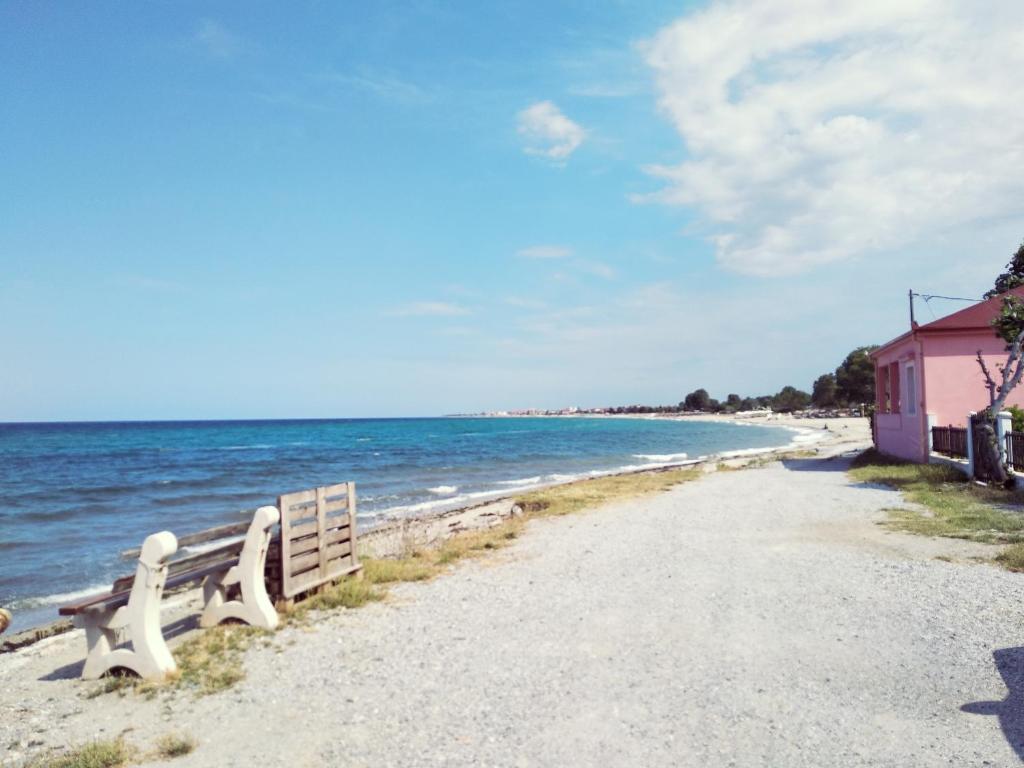 Gallery image of Niki Apartments Beach Loft in Platamonas