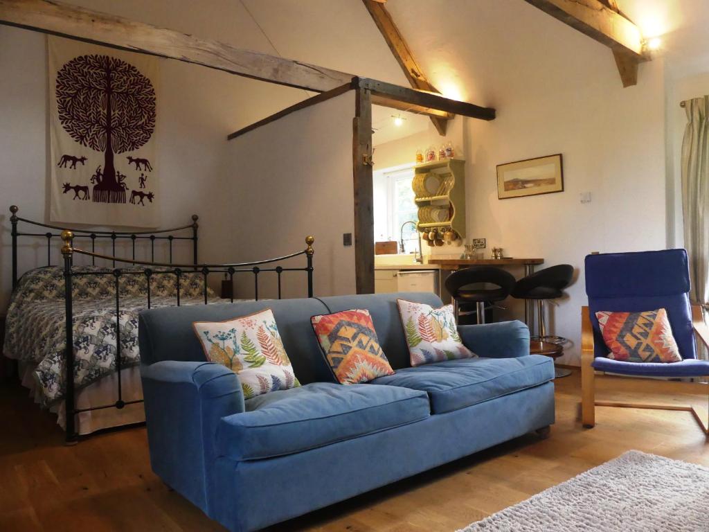 Rural 17th century barn studio apartment - Housity