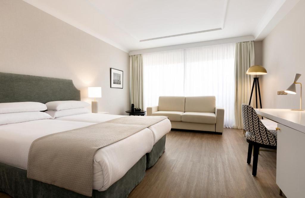 Hotel Avenue Louise Brussels Trademark Collection by Wyndham - Family Room