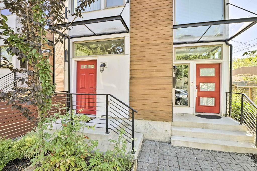 Mt Baker Apartment Walk to Lake and Light Rail, Seattle (updated prices