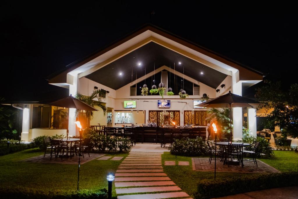Jardín al aire libre en Hotel Lomas del Volcan