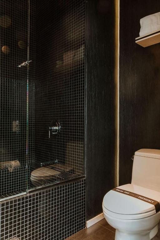 Ein Badezimmer in der Unterkunft The Click Clack Hotel Bogotá