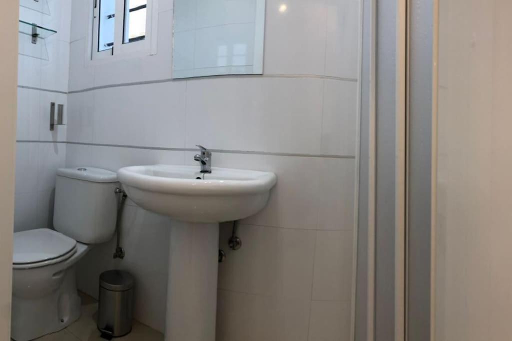 A bathroom at Nieves Viejas Apartamento Fresco con patio en Córdoba