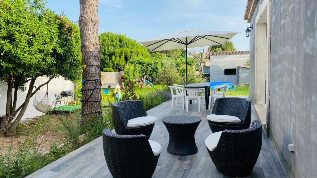 Grande chambre dans villa paisible avec grand jardin - Housity