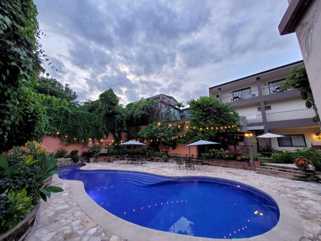 Bazén v ubytování Plaza Magdalena Hotel nebo v jeho okolí
