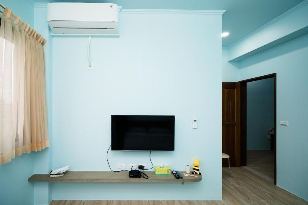 TV a/nebo společenská místnost v ubytování Chin-Lan B&B