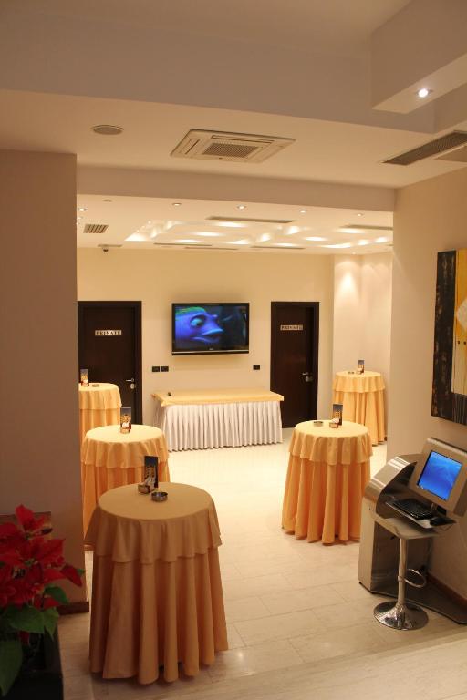 MonarC Hotel - Imazhi 4