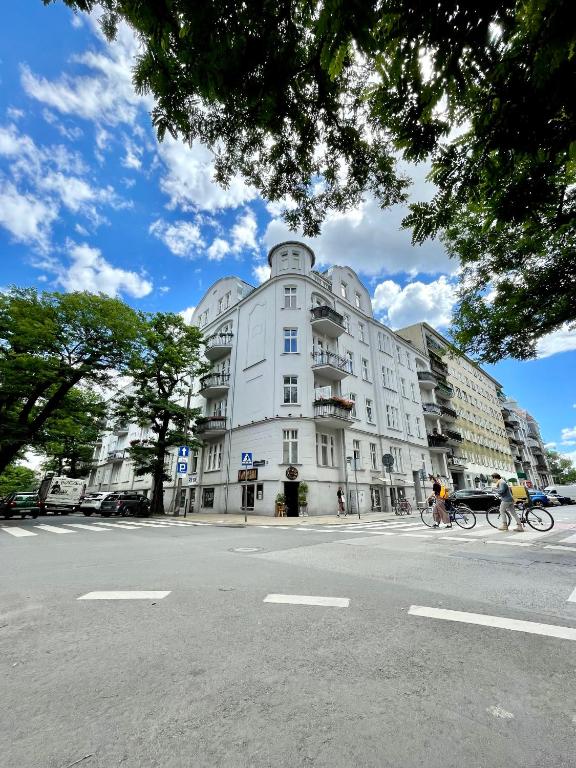 Long Attic Studio - 15