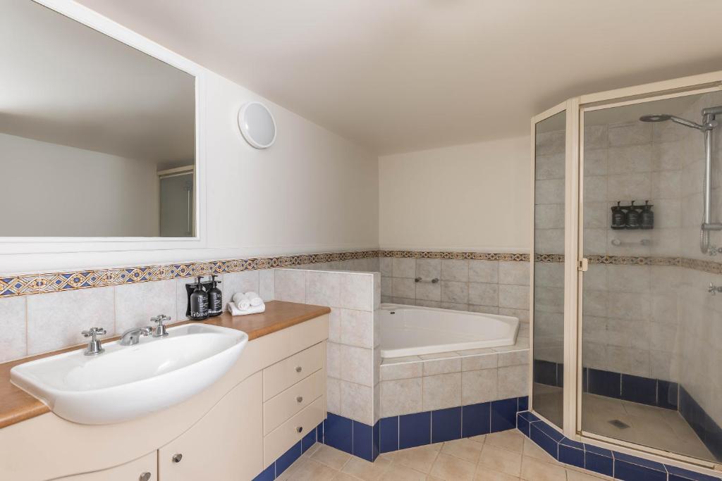 
Two-Bedroom Apartment with Ocean View
