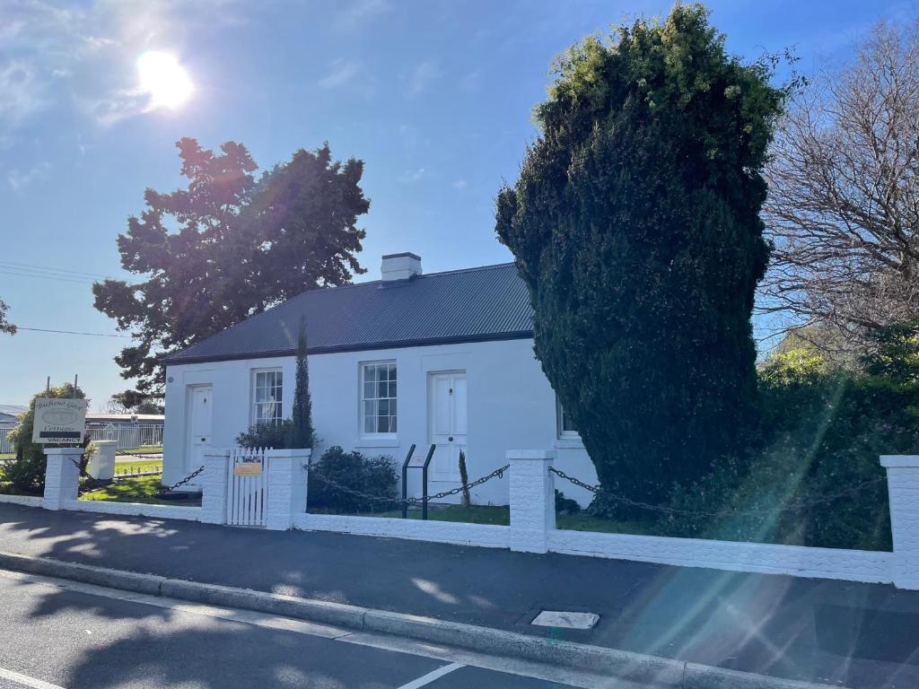 Gaol House Cottages, Bicheno Updated 2024 Prices