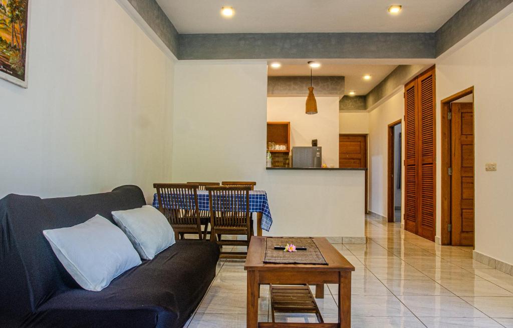 Senggigi Homes & Apartments - 8