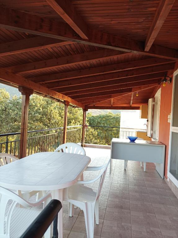 Balkón nebo terasa v ubytování Villa Fraoulitsa