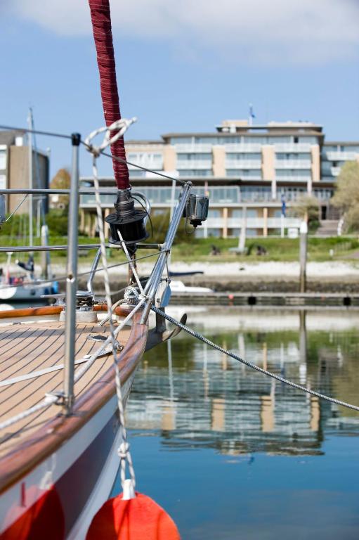 Výhled na řeku, která protéká v blízkosti hotelu