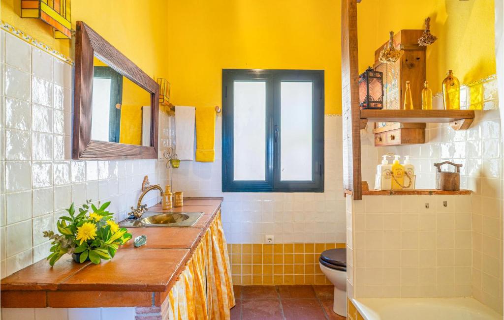 A bathroom at La Casa de la Era