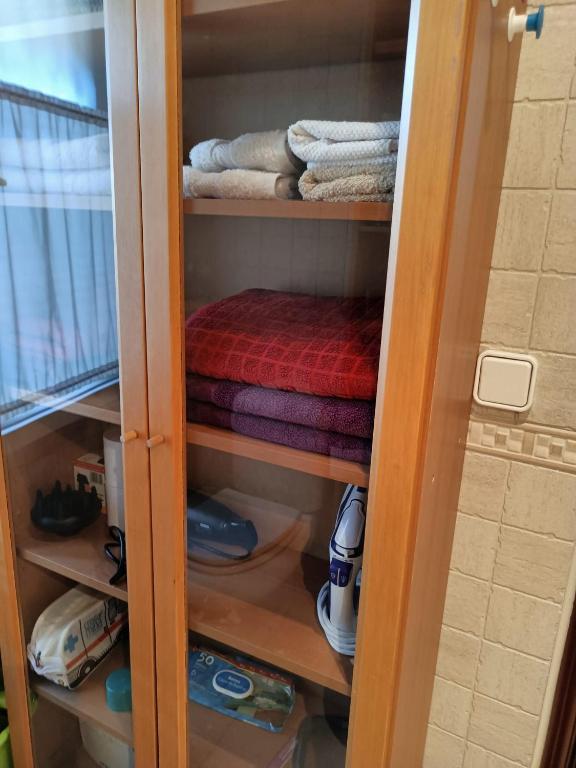 Palanda nebo palandy na pokoji v ubytování Apartamento la Concha