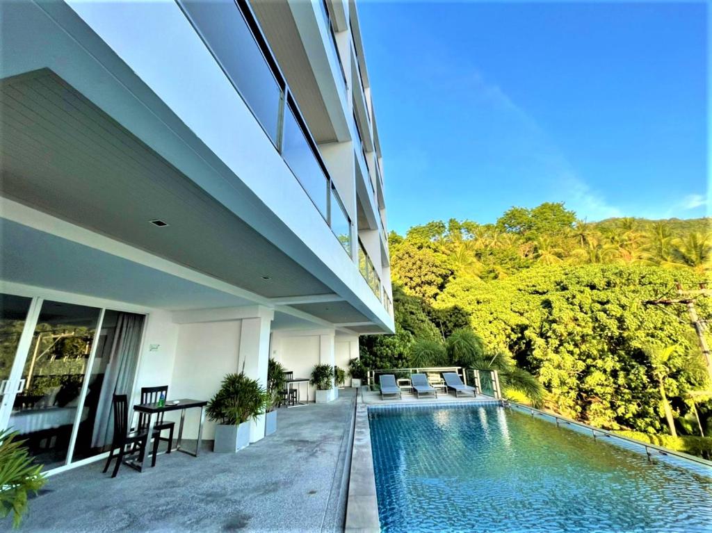 Lae Lay Suites Karon 3*