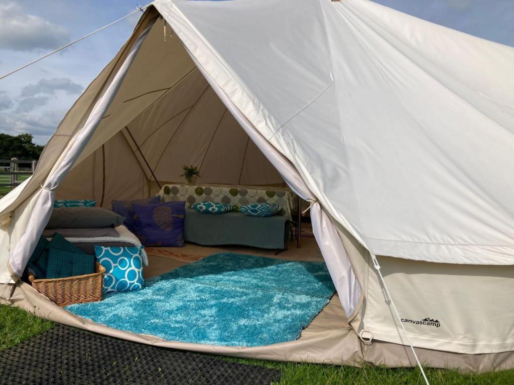 Bazén v ubytování Twinkle Bell 4, Luxury Bell Tent with Firepit nebo v jeho okolí