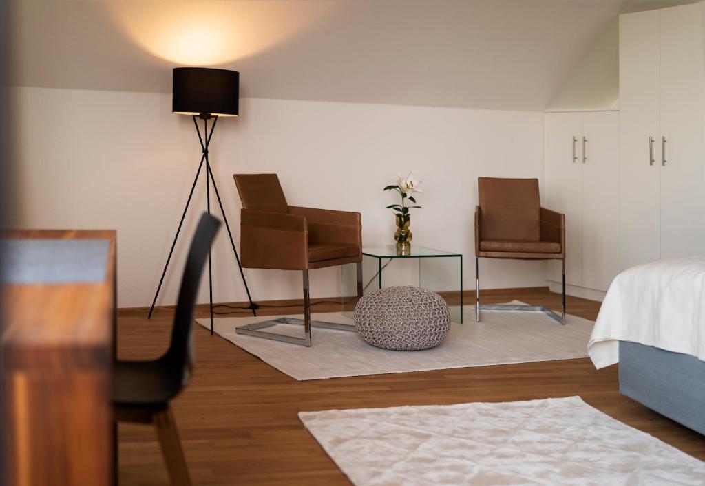 Posezení v ubytování Haus4Zimmer - Luxus mit Blick über den Bodensee - mit Garage
