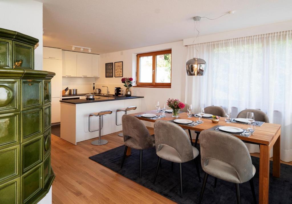 Kuchyň nebo kuchyňský kout v ubytování Haus4Zimmer - Luxus mit Blick über den Bodensee - mit Garage