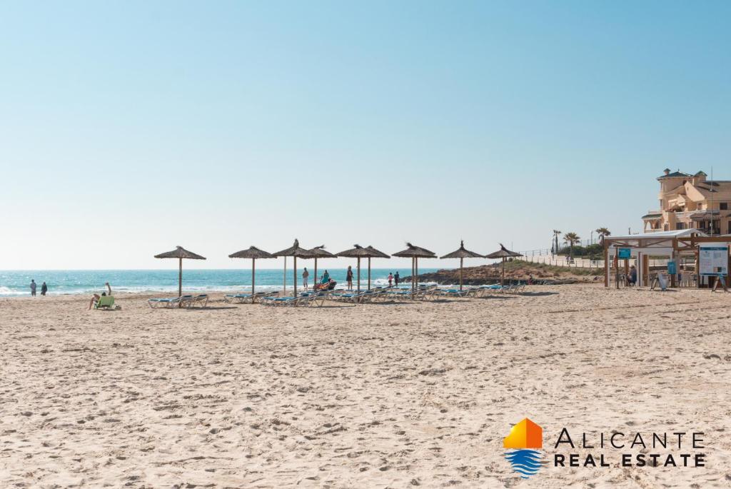 Booking.com: Casa de vacaciones 225 Relax Lomas de Cabo Roig ...