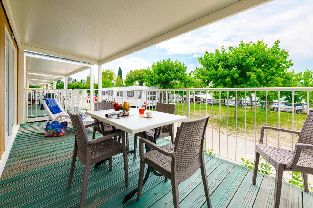 Balkón nebo terasa v ubytování Le Palme Camping & Village
