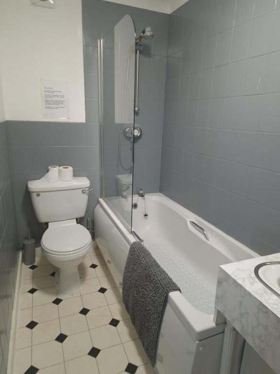 Highlander Hotel - Resim 7