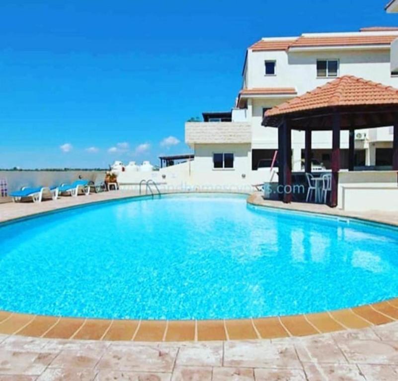 Πισίνα στο ή κοντά στο Liopetri 2-Bed Apt Sleeps 6 Pool 10min to Beach
