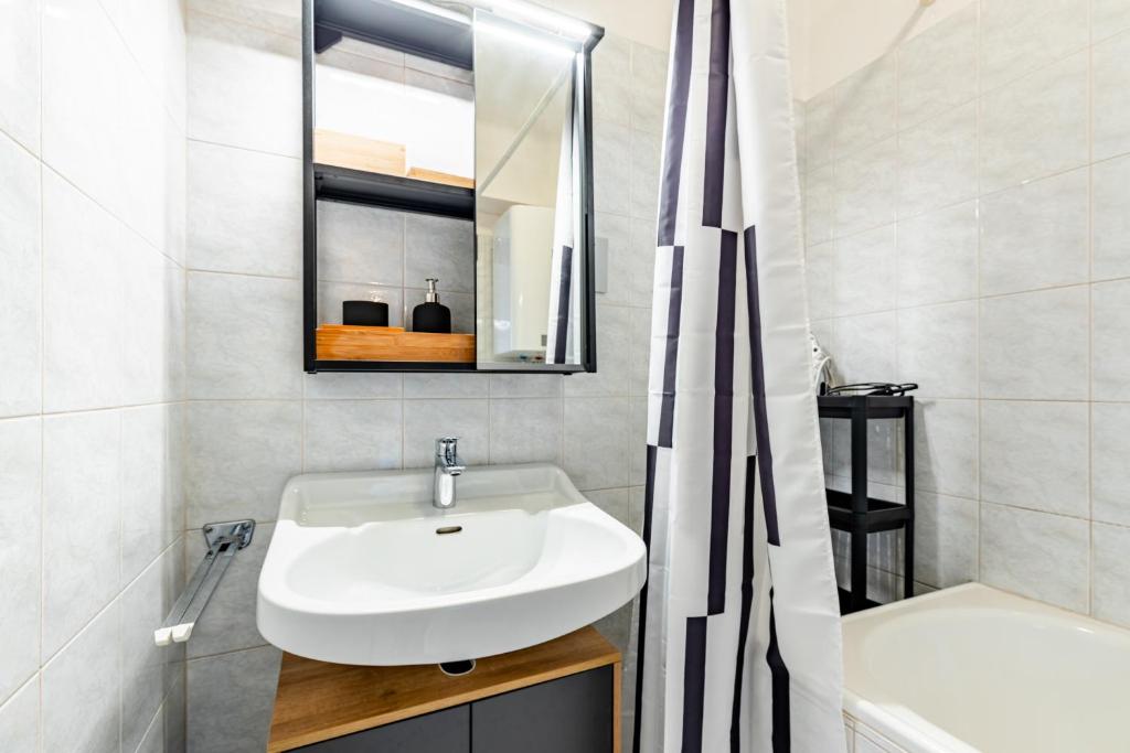 Kúpeľňa v ubytovaní New with a View - Modern Studio