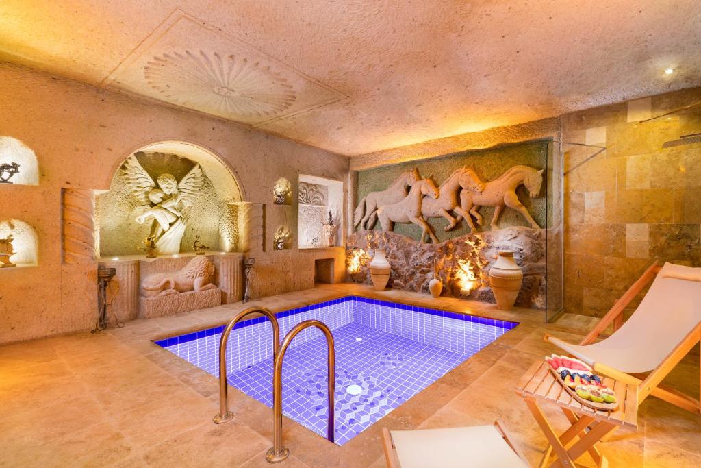 Bazén v ubytování Cappadocia Oba Cave Hotel nebo v jeho okolí