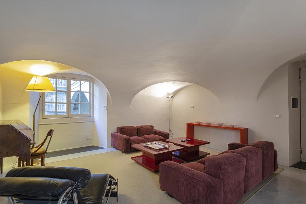 Posedenie v ubytovaní Garibaldi Glamorous Apartment by Wonderful Italy
