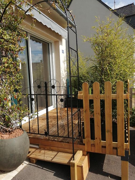Vonkajšia záhrada v ubytovaní Duplex du Bois d'Amour