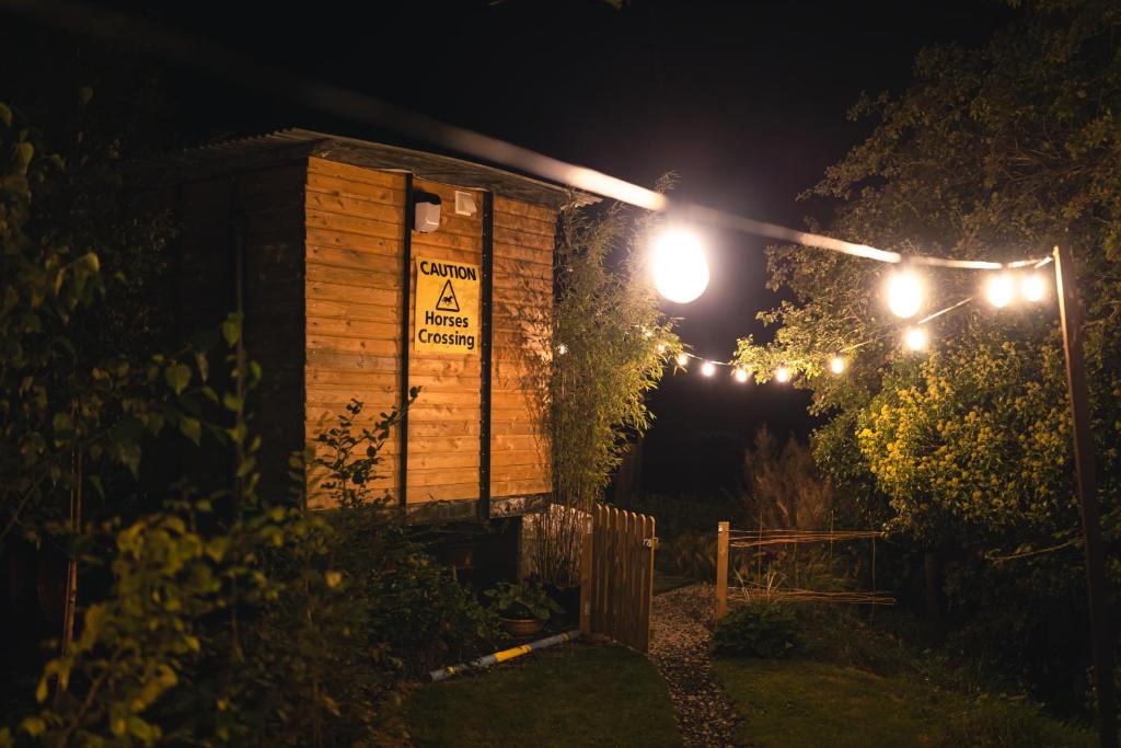 Zahrada ubytování The Horrrsebox Tinyhouse Glamping