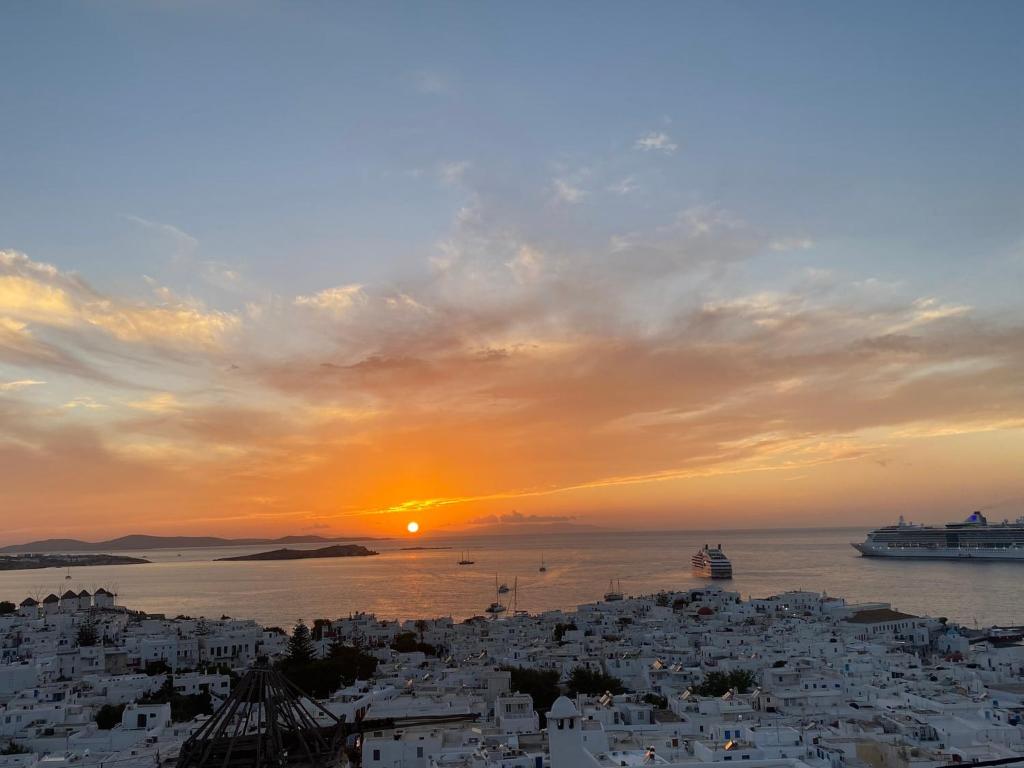 THE VIEW OF MYKONOS - 17