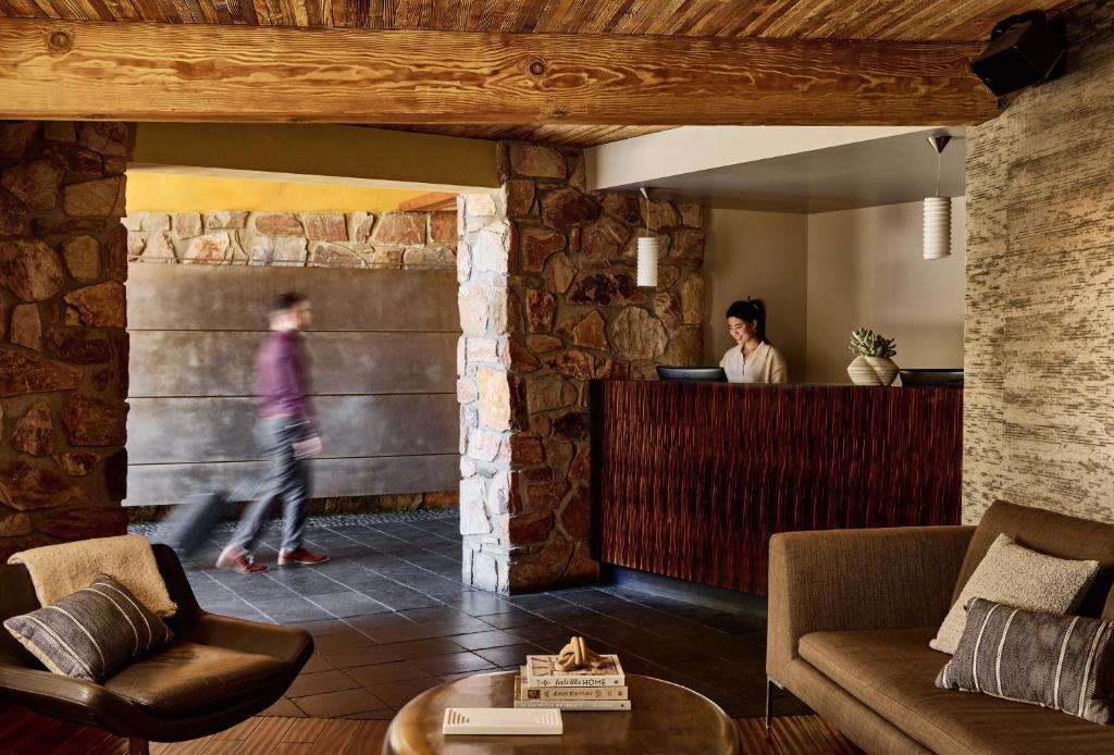 Posezení v ubytování Sanctuary Camelback Mountain Resort and Spa