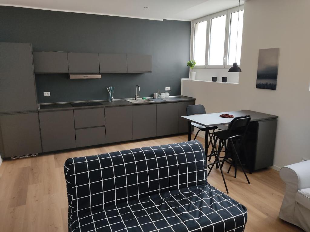 A kitchen or kitchenette at Fiera City Life 1 Top Apartment