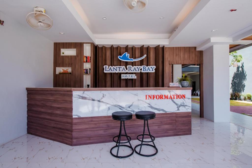 Certifikát, hodnocení, plakát nebo jiný dokument vystavený v ubytování Lanta Ray Bay Hotel