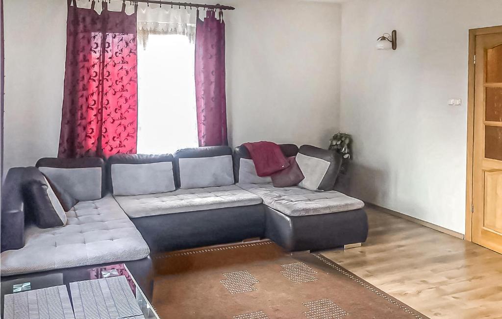 4 Bedroom Amazing Home In Serniki - Casa De Vacaciones De Cuatro Dormitorios