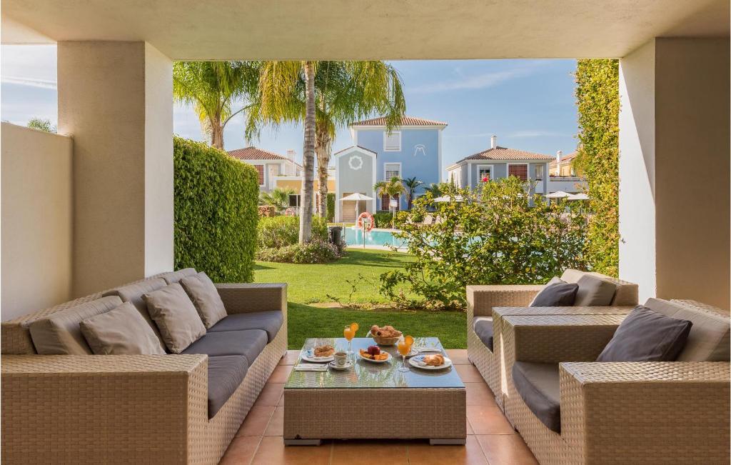 Posezení v ubytování 2 Bedroom Nice Apartment In Estepona