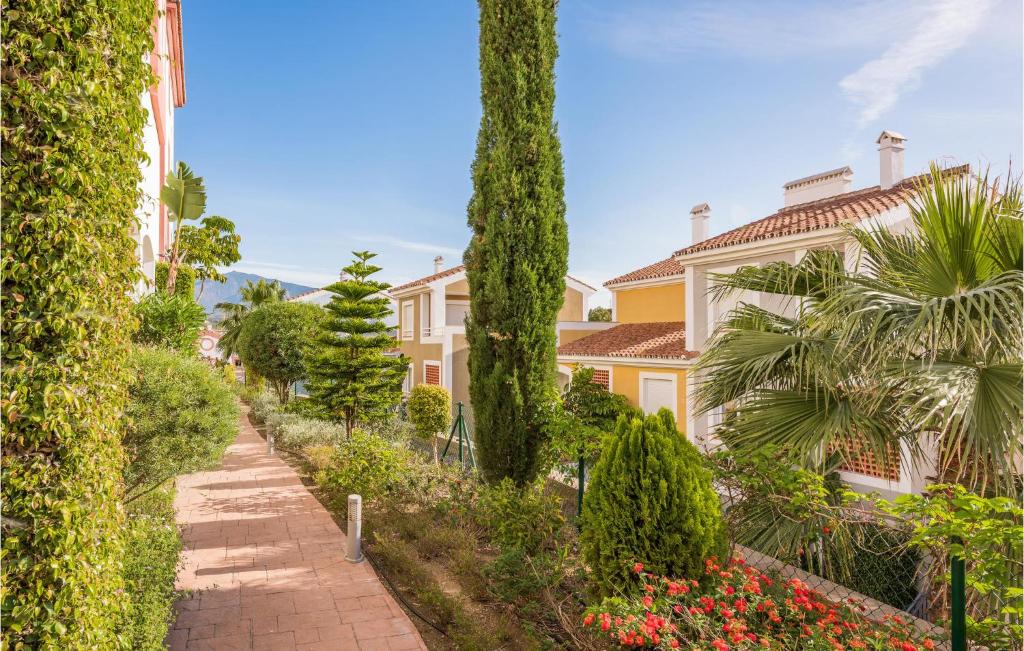 Zahrada ubytování 2 Bedroom Nice Apartment In Estepona