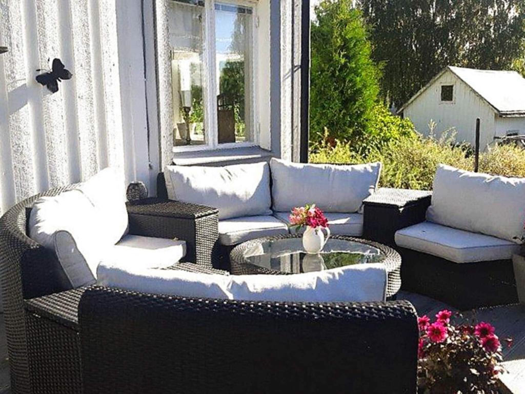 Posezení v ubytování 8 person holiday home in LÅNGSHYTTAN-By Traum