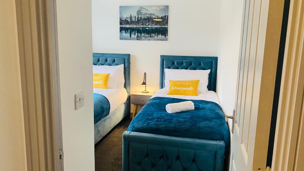 Cosy Stay In Birmingham by Villazu - Three-Bedroom Apartment